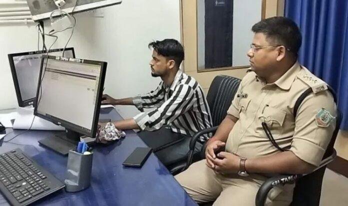 Chatra : ATM तोड़कर लाखो का डाका, एटीएम को लगाई आग और फिर...