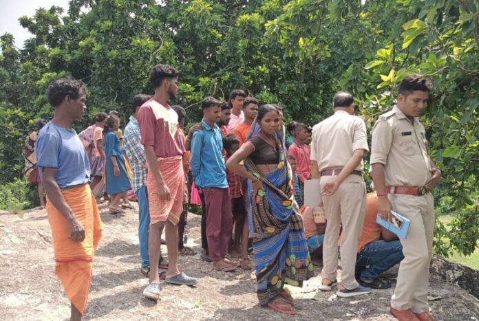Giridih में पेड़ से झूलता शव मिलने से मची सनसनी, जांच में जुटी पुलिस...