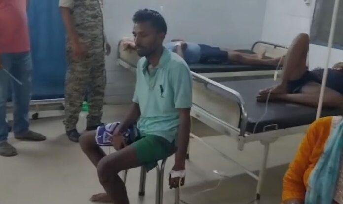 बेहोश-min Giridih : उत्पाद विभाग सिपाही बहाली में दौड़ के दौरान 28 अभ्यर्थी बेहोश, अस्पताल में भर्ती...