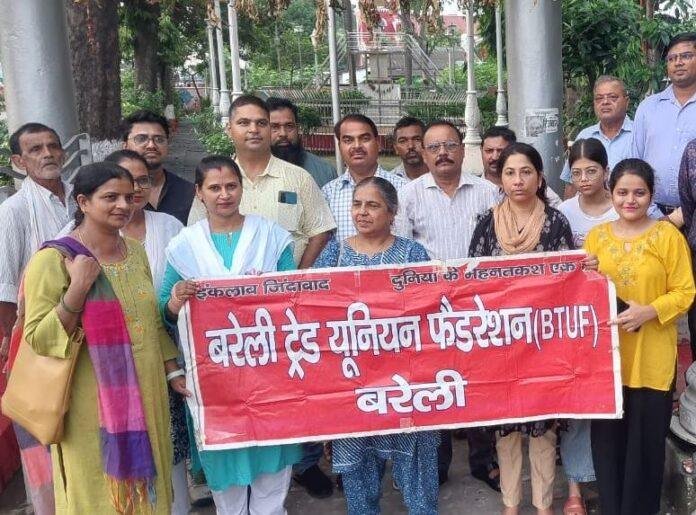 बैंक यूनियनों की हड़ताल टली।