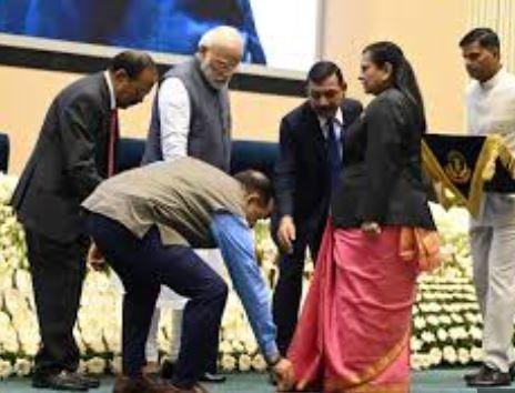 पीएम मोदी के पुराने कार्यक्रम में सीबीआई अधिकारी सीमा पाहुजा