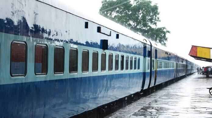 1त्यौहार के दौरान रेलवे चलाएगी Special Train, बिहार आने वाले को नहीं होगी परेशानी त्यौहार के दौरान रेलवे चलाएगी Special Train, बिहार आने वाले को नहीं होगी परेशानी