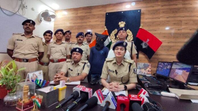 पटना में Road पर मिला था शव, पुलिस ने कहा 'दोस्त ने ईंट पत्थर से कूच कर दी थी हत्या'
