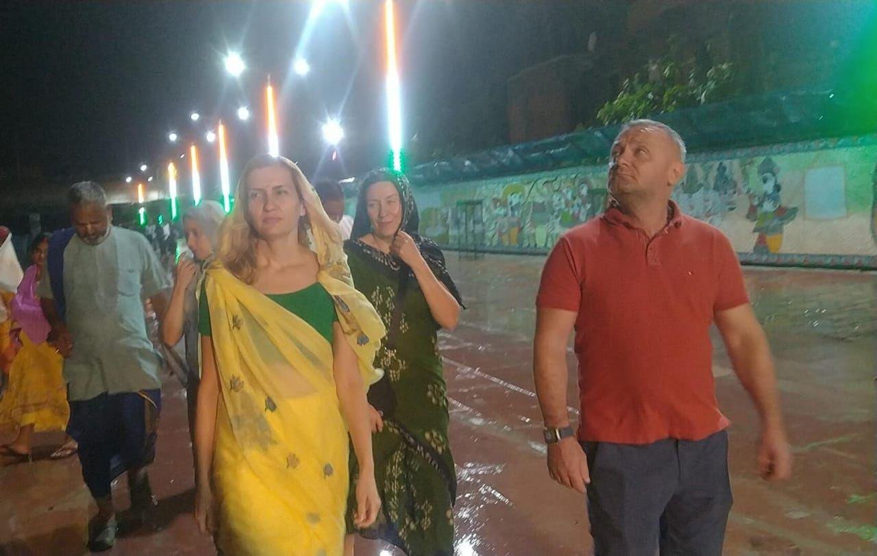 Sanatan से हुए प्रभावित, विदेशी भी पिंडदान के लिए पहुंचे गया 2 22Scope News 1 439 22Scope News