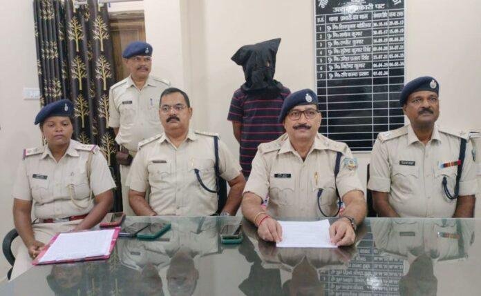 4ey7-min Dhanbad में आदिवासी युवती हत्या मामले में प्रेमी गिरफ्तार, युवती ने 516 बार किया था फोन...