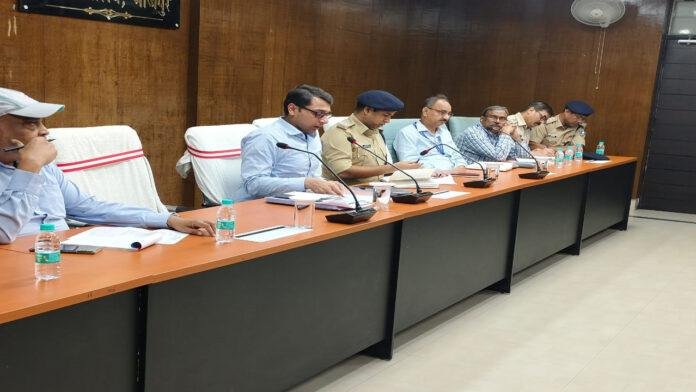 DM की अध्यक्षता में ईद मिलाद-उन-नबी, अनंत चतुर्दशी व विश्वकर्मा पूजा को लेकर जिला स्तरीय शांति समिति की बैठक