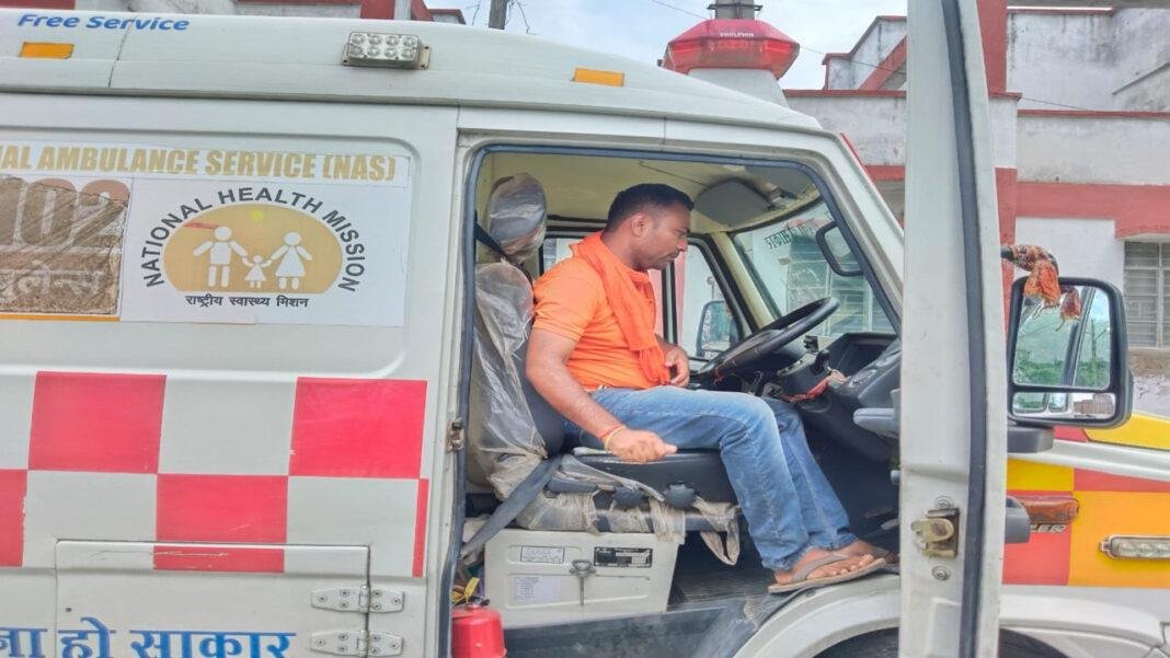 डायल-102 एंबुलेंस कर्मी का अनिश्चितकालीन हड़ताल खत्म