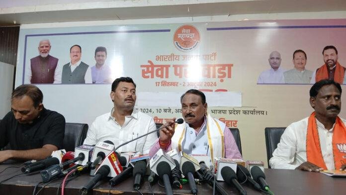 'राहुल ने आरक्षण को समाप्त करने की बाते कही, उनका चाल व चेहरा हो गया उजागर'