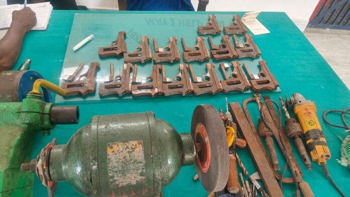 Bhagalpur Police भागलपुर में मिनी गन फैक्ट्री का खुलासा, अवैध हथियार के साथ 5 तस्कर गिरफ्तार