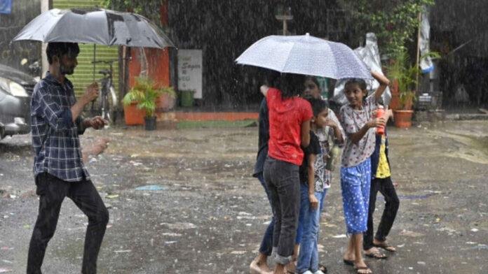 बिहार के 6 जिलों में आज भी भारी बारिश की चेतावनी, वज्रपात का भी अलर्ट