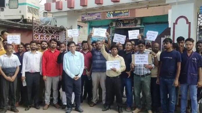 Forbesganj Hospital डॉक्टरों की अनिश्चितकालीन बंद से मरीज परेशान