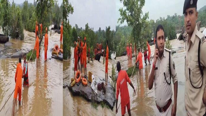 करकटगढ़ जलप्रपात पर पिकनिक मनाने गए 11 सैलानी फंसे, अचानक बढ़ा पानी का जलस्तर