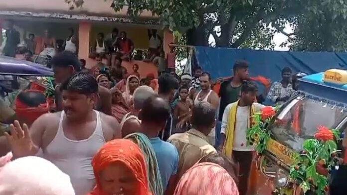 Khagria Maut गोली मारकर युवक की हत्या, घटना के विरोध में सड़क जाम