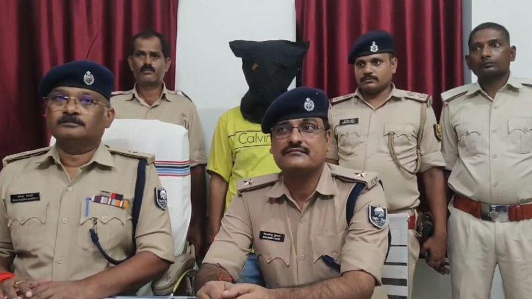 अपने ही भाईयों पर गोलियां बरसाने वाला हत्यारा गिरफ्तार, 2 खोखा भी बरामद