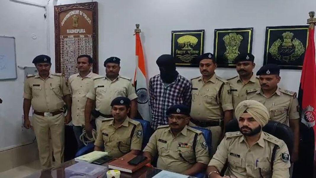 Social Media पर सुर्खियों में रहने वाला कुख्यात अपराधी राजा यादव गिरफ्तार