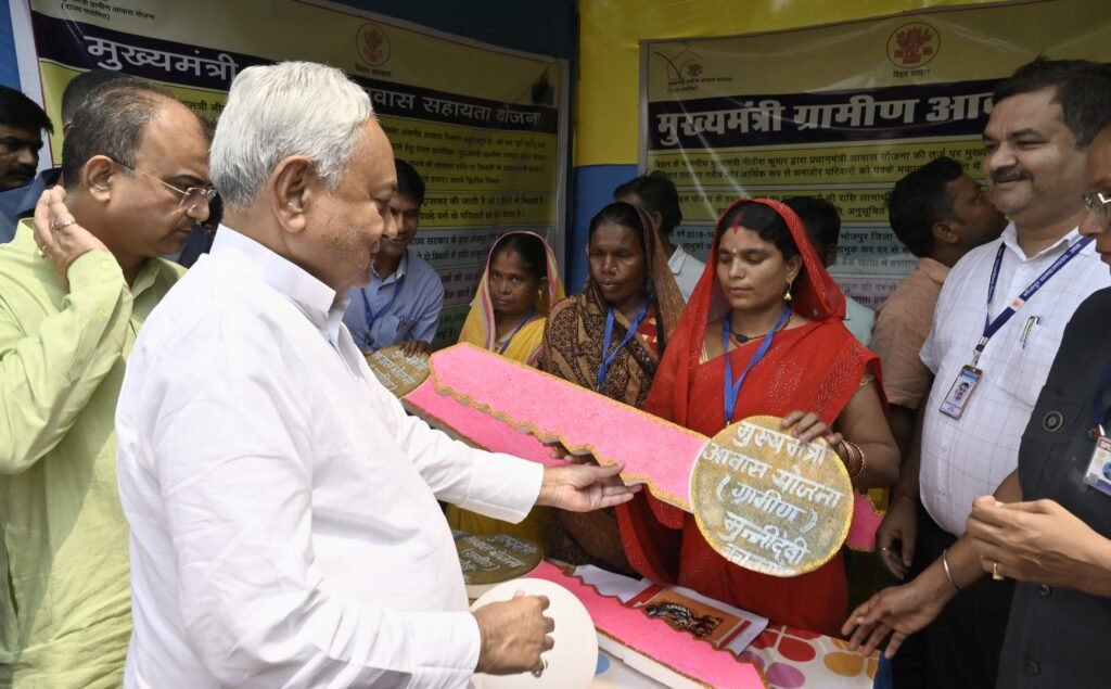 मुख्यमंत्री ने भोजपुर जिला में कई विकासात्मक योजनाओं का किया उद्घाटन 4 22Scope News Nitish Ara 3 22Scope News