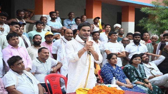 'पूरे देश में बिहार के लोगों का हो रहा है अपमान, समझा जाता है मूर्ख, अनपढ़ व मजदूर'