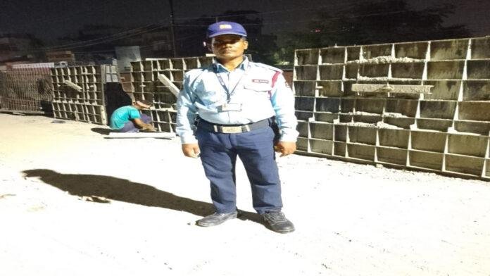 सड़क दुर्घटना में गाड़ी से कुचलकर SIS गार्ड की मौत