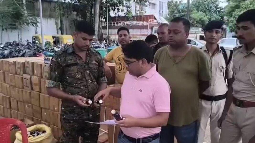 उत्पाद विभाग की टीम की बड़ी कार्रवाई, प्रतिबंधित कफ सिरप बरामद