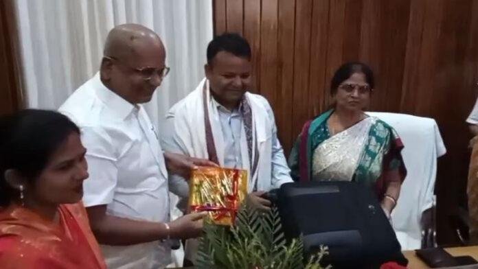 उप विकास आयुक्त समीर सौरभ का हुआ तबादला, सम्मान सह विदाई