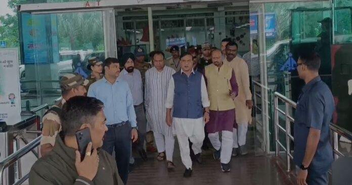 Breaking : रांची पहुंचे हेमंता बिस्वा सरमा, बीजेपी की अहम बैठक मे होंगे शामिल...