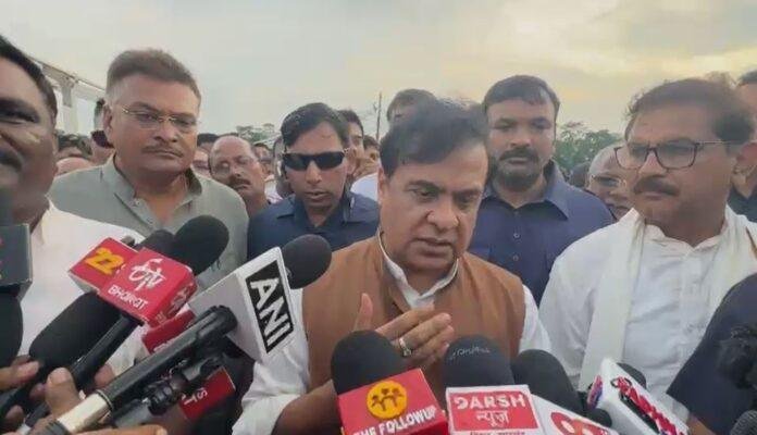 Hazaribagh : JSSC CGL के अभ्यर्थियों से मिले हिमंता, उच्चस्तरीय जांच का दिया आश्वासन...