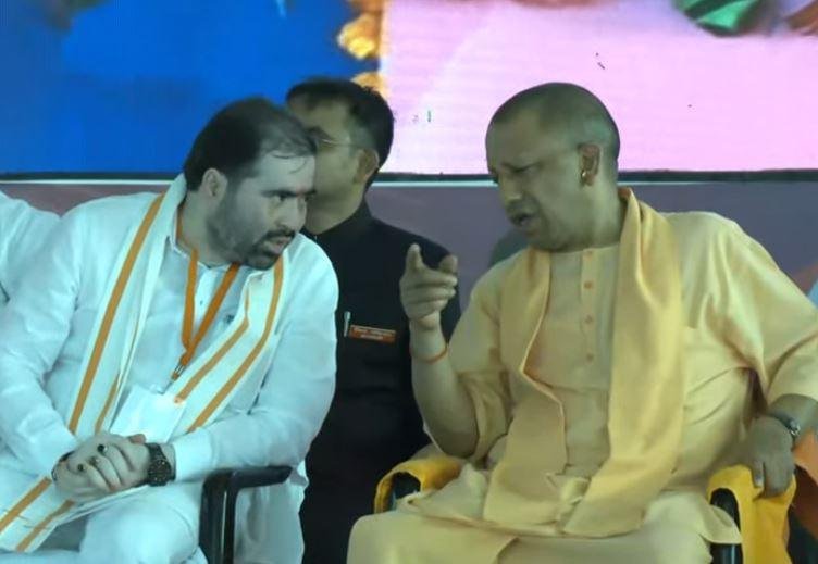 बाराबंकी के कार्यक्रम में सीएम योगी आदित्यनाथ