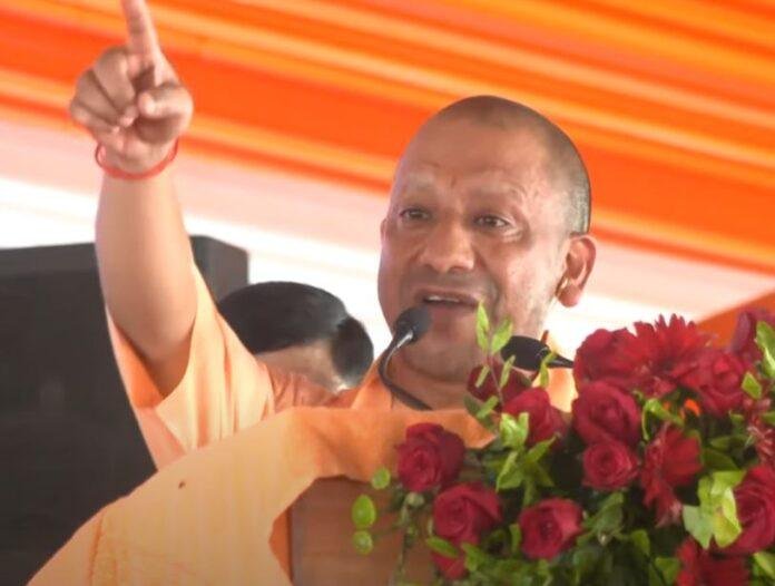 यूपी के अंबेडकरनगर में रविवार को सीएम योगी का संबोधन।
