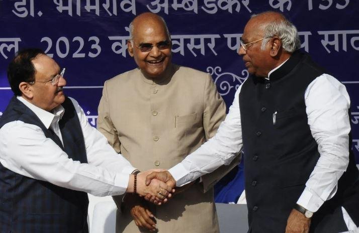 Letter Politics : जेपी नड्डा का खरगे को जवाबी सियासी खत - राहुल की करतूत भूल गए क्या? भाजपा अध्यक्ष जेपी नड्डा कांग्रेस अध्यक्ष मल्लिकार्जुन खरगे के साथ