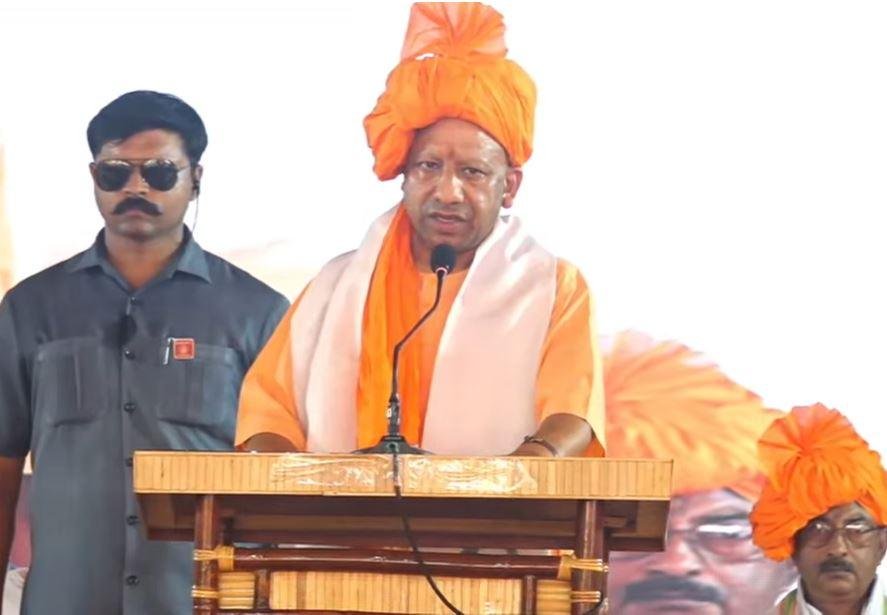 पश्चिम त्रिपुरा में यूपी के सीएम योगी आदित्यनाथ 