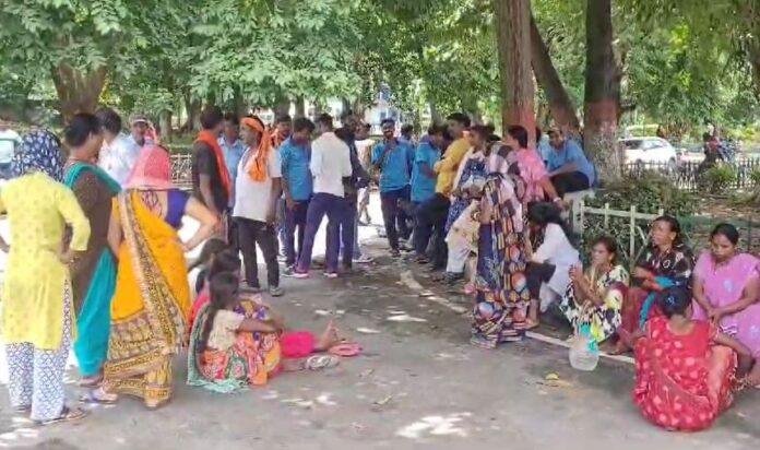 Bokaro : अस्पताल में मरीज की मौत के बाद परिजनों का हंगामा, कर दी ये मांग...