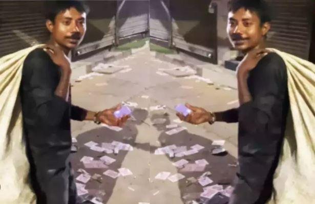 नोएडा में कूड़ा बीनने वाला युवा