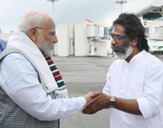 नरेंद्र मोदी