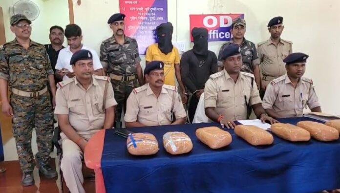 Dhanbad पुलिस की बड़ी कार्रवाई, सात किलो गांजा के धराए दो तस्कर...