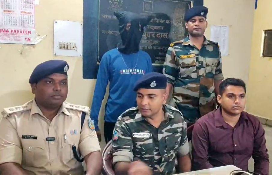 Dhanbad : चोरी की बाइक और देसी कट्टा के साथ दो गिरफ्तार...