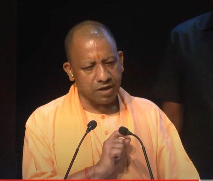 Breaking : CM Yogi ने बंपर सरकारी नौकरियां देने का किया ऐलान, पुलिस और शिक्षा विभाग में निकलेंगी भर्तियां