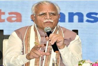 BJP ने हरियाणा में बढ़ाई Congress की चिंता, कुमारी सैलजा को दिया सियासी ऑफर मनोहर लाल