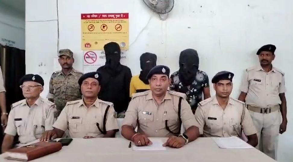 Dhanbad से टोटो चोर धराए, चोरी का माल खपाने वाले स्क्रैप संचालक समेत 3 गिरफ्तार...