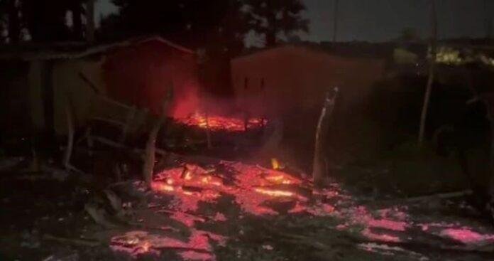 Nawada में दबंगो का आतंक, 80 दलित घरों को फूंका, भारी पुलिस फोर्स तैनात...