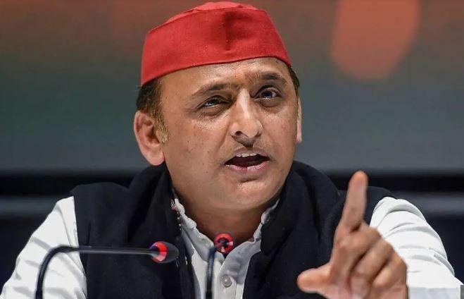 Akhilesh Yadav का CM Yogi पर हमला, बोले- मठाधीश और माफिया में ज्यादा अंतर नहीं होता सपा मुखिया अखिलेश यादव