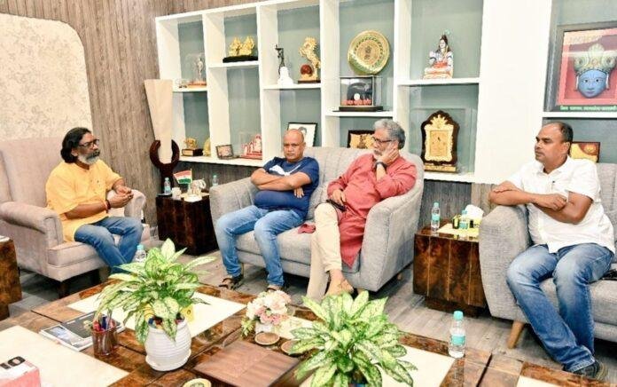Breaking : सीएम हेमंत सोरेन से भाकपा माले के नेताओं ने की अहम मुलाकात...
