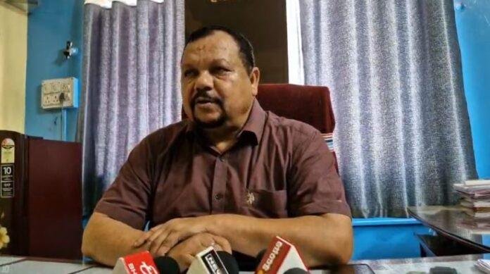 सिविल सर्जन नरेंद्र मोदी