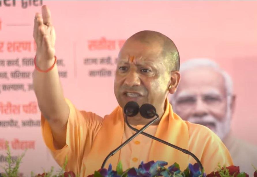अयोध्या में सीएम योगी आदित्यनाथ