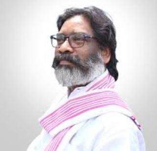 झारखंड विधानसभा चुनाव: हेमंत सोरेन ने की पूजा, एनडीए ने तेज की चुनावी तैयारियां
