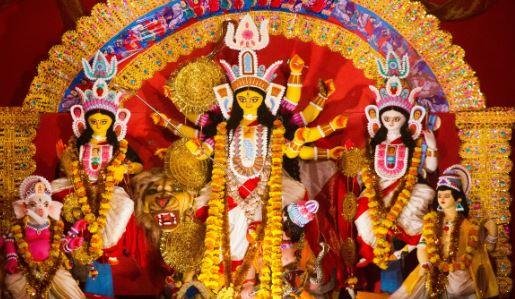 130040 दुर्गा पूजा के दौरान श्रद्धालुओं की सुरक्षा के लिए शहर में 95 ड्रॉप गेट लगाए गए