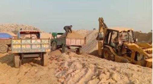 रांची में बालू उत्खनन पर रोक हटने के बाद भी किल्लत बरकरार
