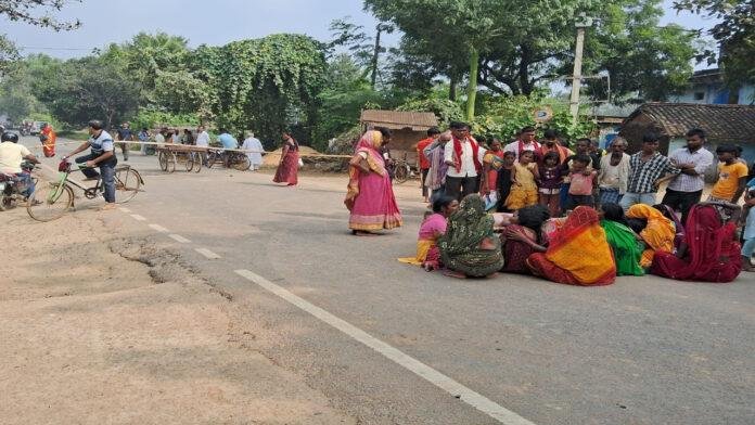 युवक की पीट-पीटकर व गला दबाकर हत्या, फेंका गया शव बरामद