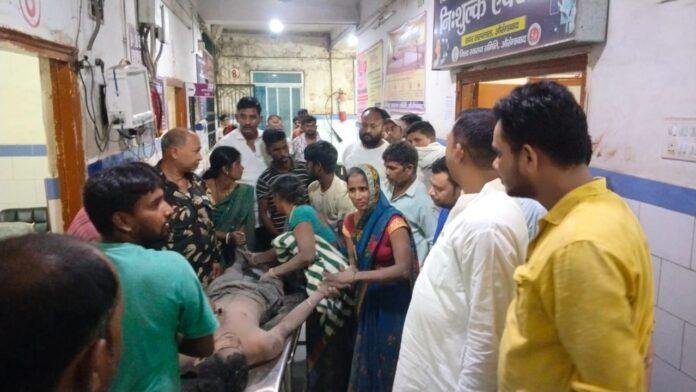 लाइट लगाने के दौरान बिजली करंट के चपेट में आने से युवक हुआ घायल, हालत गंभीर