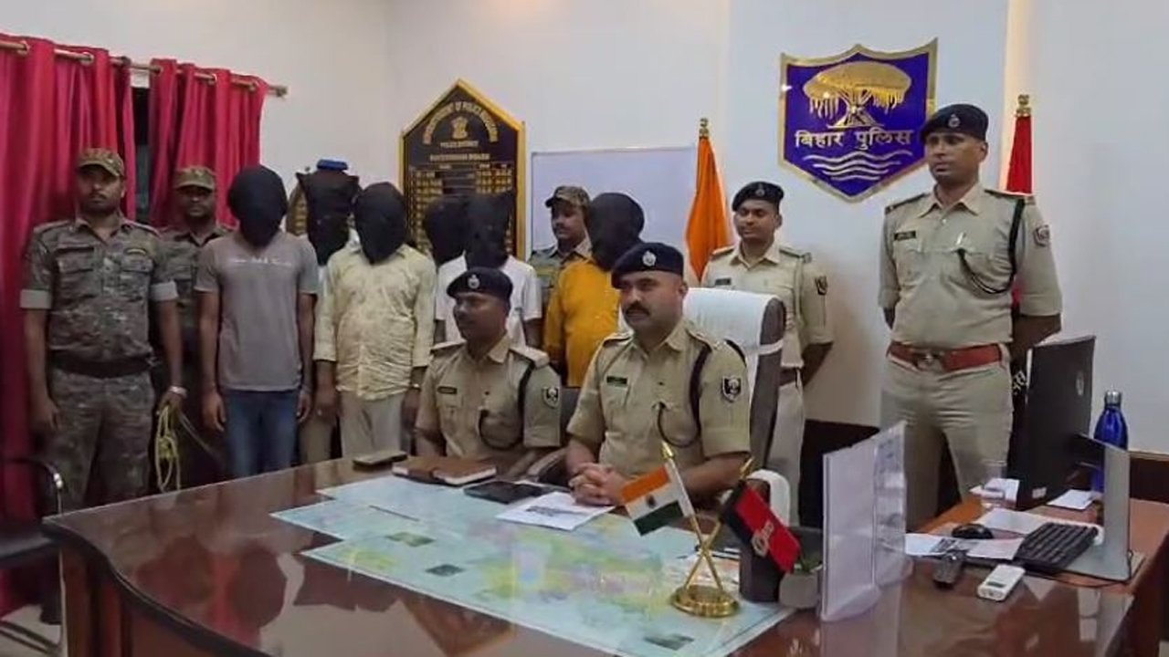 पुलिस को मिली बड़ी सफलता, भारी मात्रा में गांजा के साथ 6 अपराधी गिरफ्तार