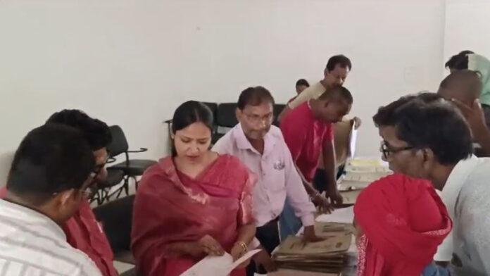 'सबके लिए आवास' योजना में नगर निगम की कार्य प्रणाली पर महापौर ने उठाया गंभीर सवाल